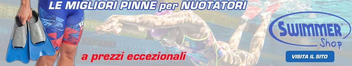 pinne corte nuoto